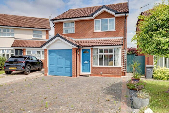 3 Bedroom Detached House For Sale In Delafield Drive, Calcot, RG31