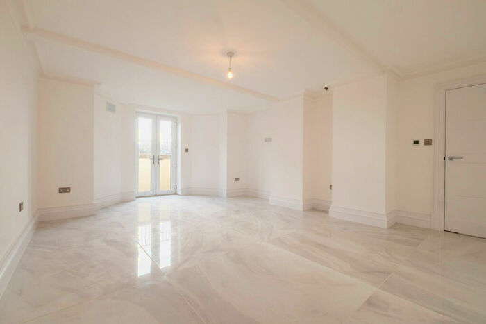 2 Bedroom Apartment For Sale In West Beach, Lytham, FY8