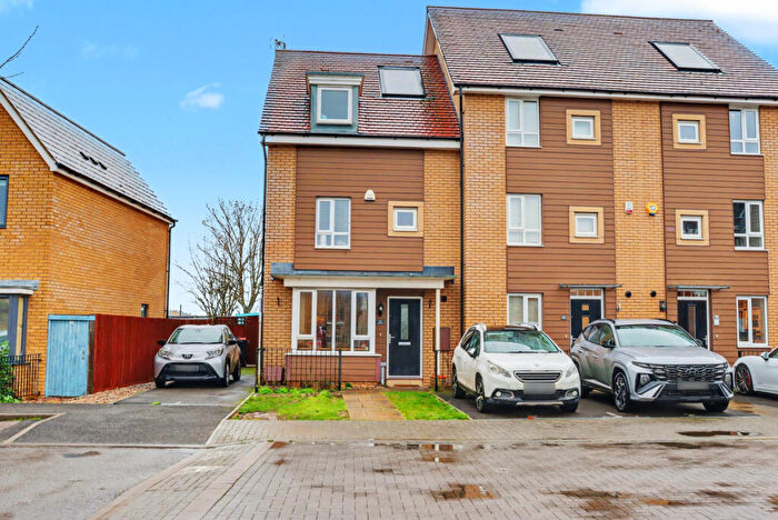4 Bedroom End Of Terrace House For Sale In Butter Row, Stratforf Park, MK12
