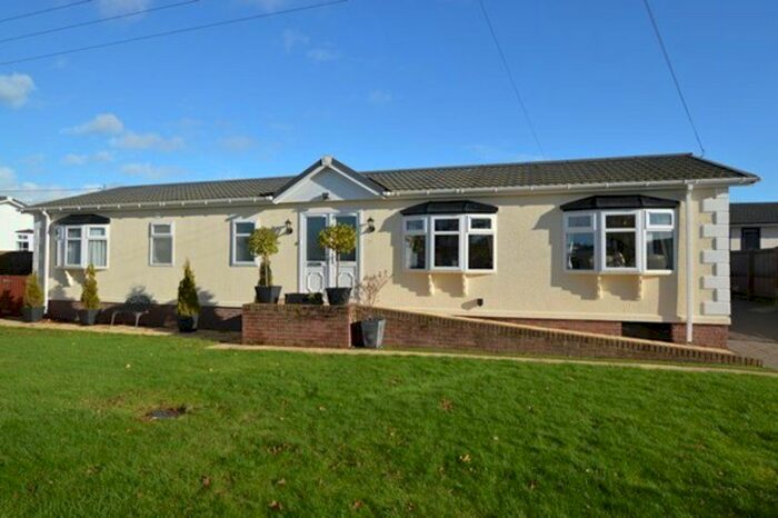 3 Bedroom Mobile/park Home For Sale In Warren Park, Warrant Road, Stoke-On-Tern, Market Drayton, TF9