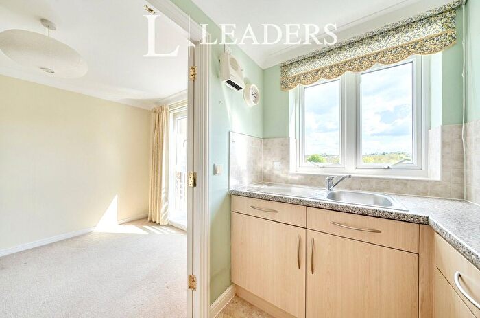 1 Bedroom Flat For Sale In Holmes Court, Medway Wharf Road, Tonbridge, TN9