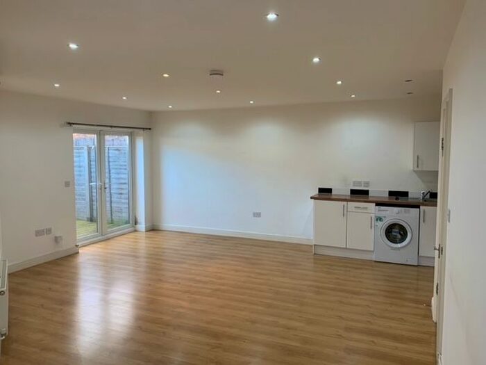 1 Bedroom Flat To Rent In Finborough Road, London, SW17
