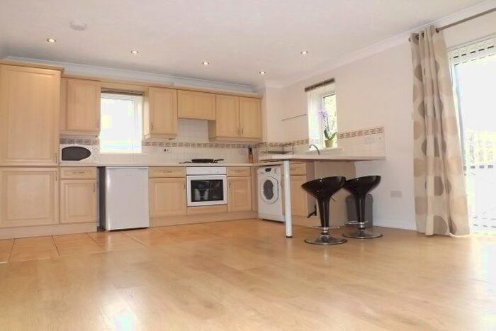 2 Bedroom Flat To Rent In Roundhill Court, Doncaster, DN4