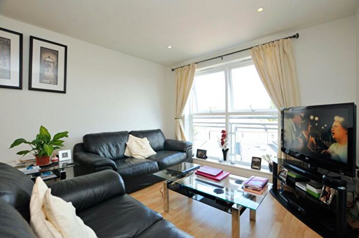 2 Bedroom Flat To Rent In Essex Road, Islington, N1
