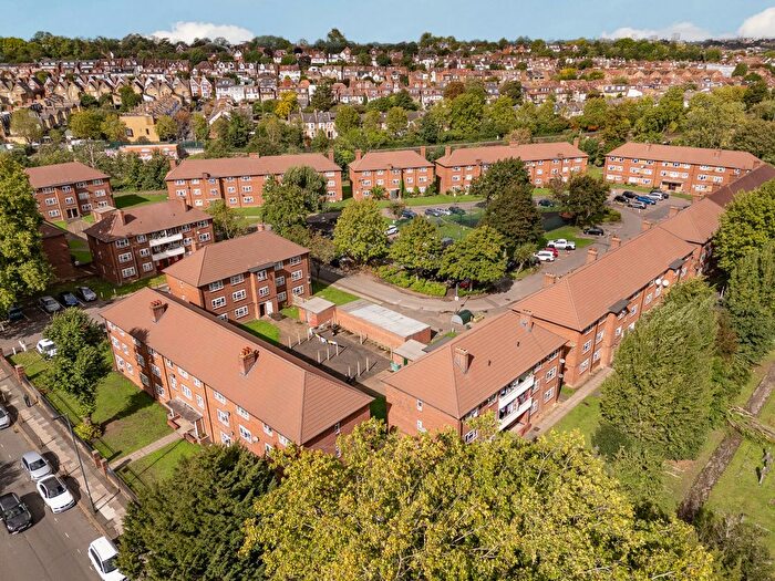 2 Bedroom Flat For Sale In Gap Road, London, SW19