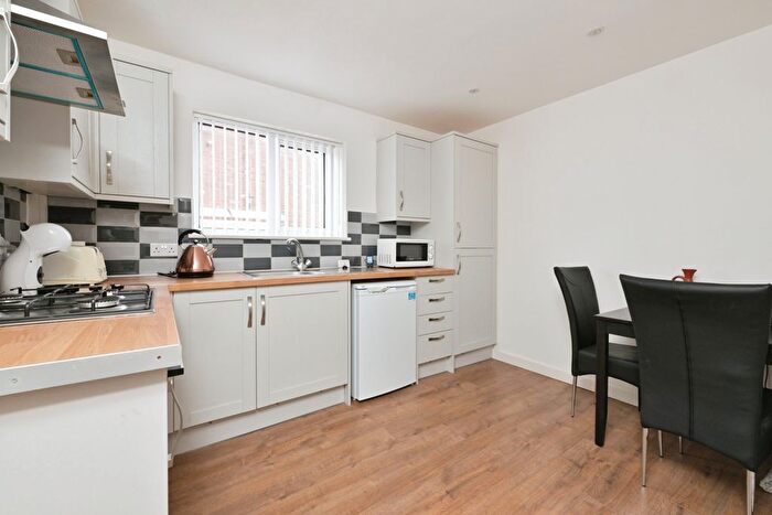 2 Bedroom Bungalow For Sale In Woodhill Road, Northampton, Northamptonshire, NN5