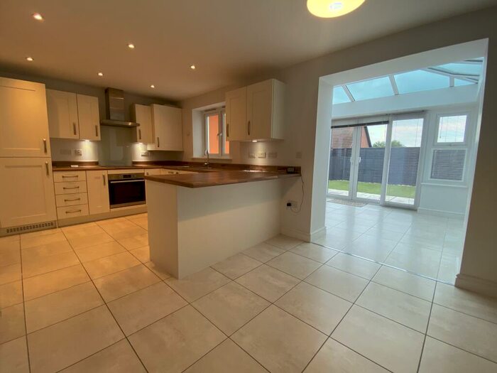 3 Bedroom House To Rent In Palmer Crescent, Warwick, CV34