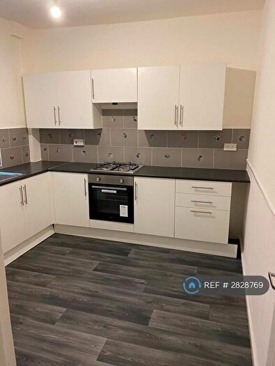 2 Bedroom Terraced House To Rent In Lees Road, Oldham, OL4