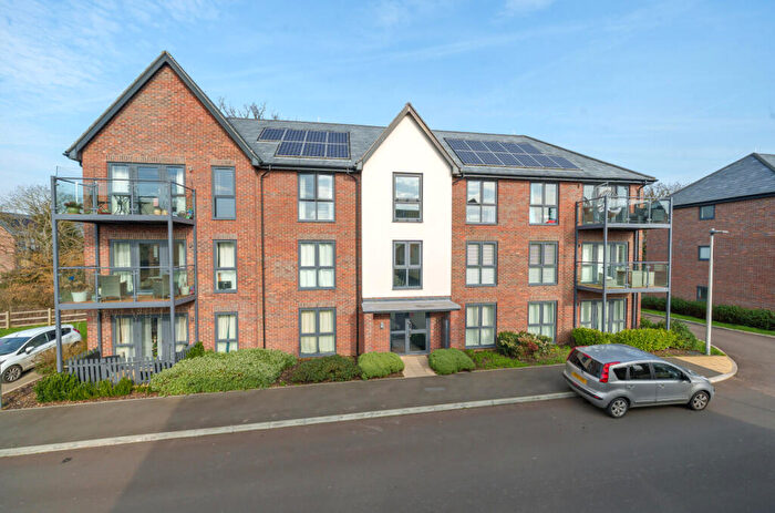 2 Bedroom Apartment For Sale In Shelduck Drive, Arborfield Green, Reading, Berkshire, RG2