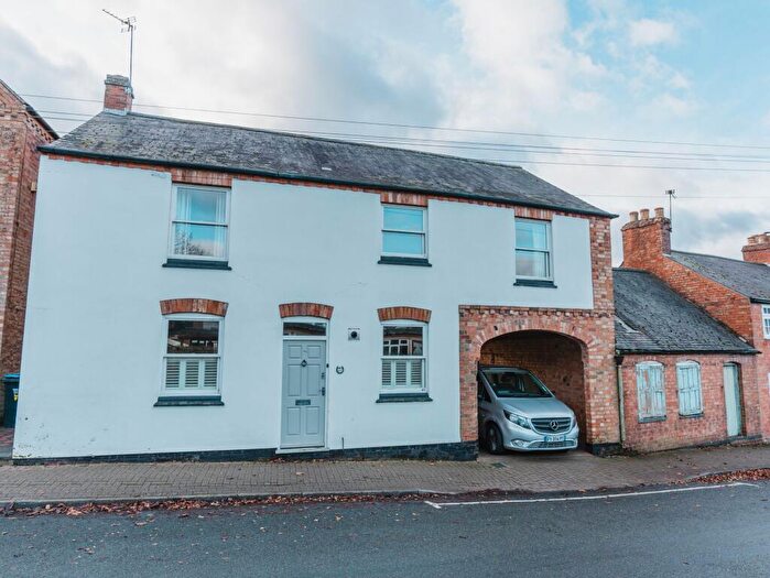 4 Bedroom Detached House For Sale In Main Street, Thurnby, LE7
