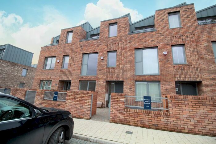 3 Bedroom Town House To Rent In Trent Quay, Nottingham, NG2