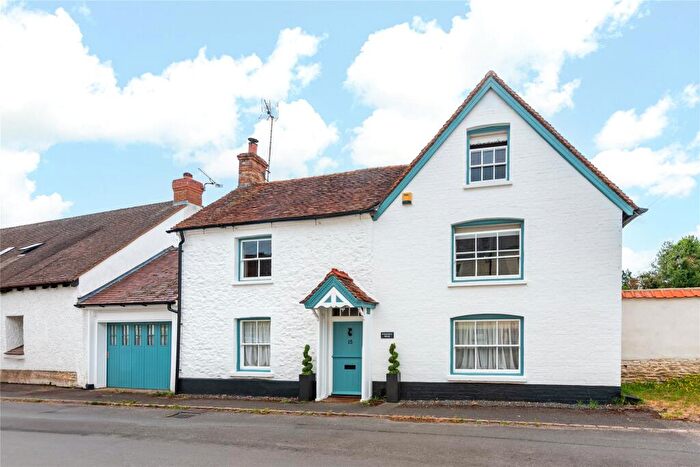 5 Bedroom Detached House For Sale In High Street, Haddenham, Aylesbury, Buckinghamshire, HP17