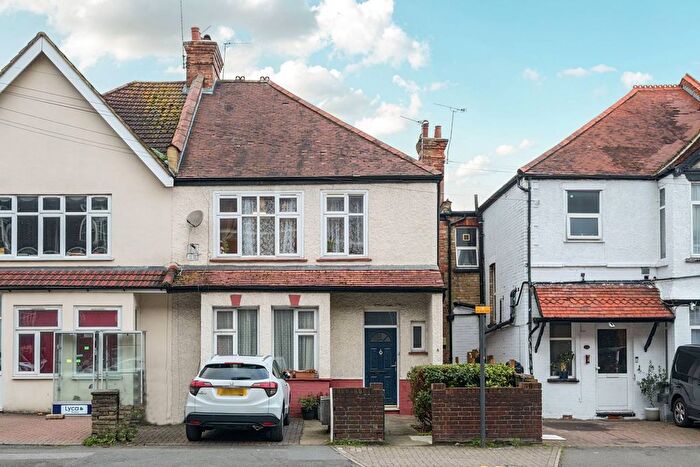 3 Bedroom Flat For Sale In Greenhill Way, Harrow, HA1