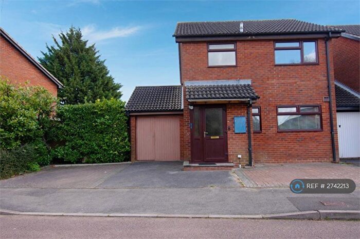 4 Bedroom Detached House To Rent In Sirius Close, Wokingham, RG41