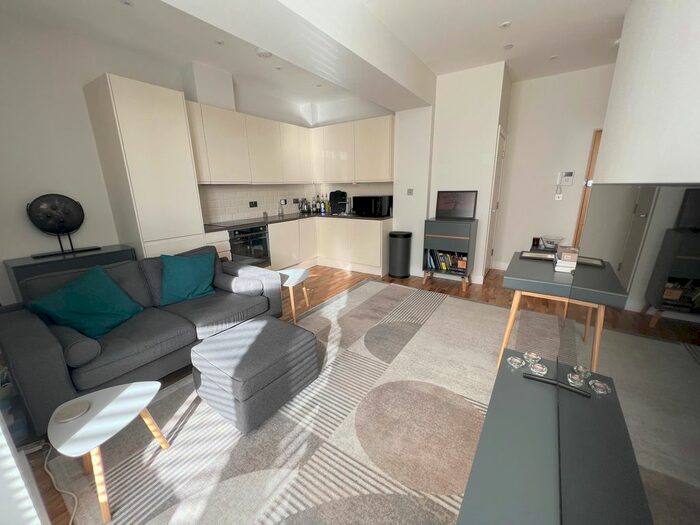 1 Bedroom Flat To Rent In Maybury Close, Frimley, Camberley, Surrey, GU16