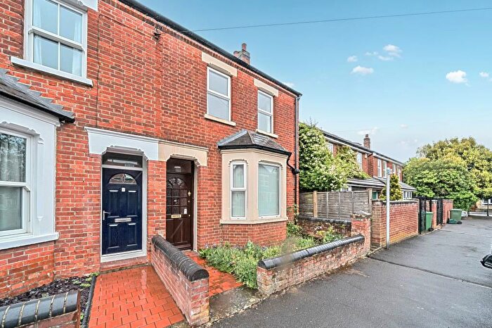 3 Bedroom End Of Terrace House For Sale In Holyoake Road, Headington, OX3