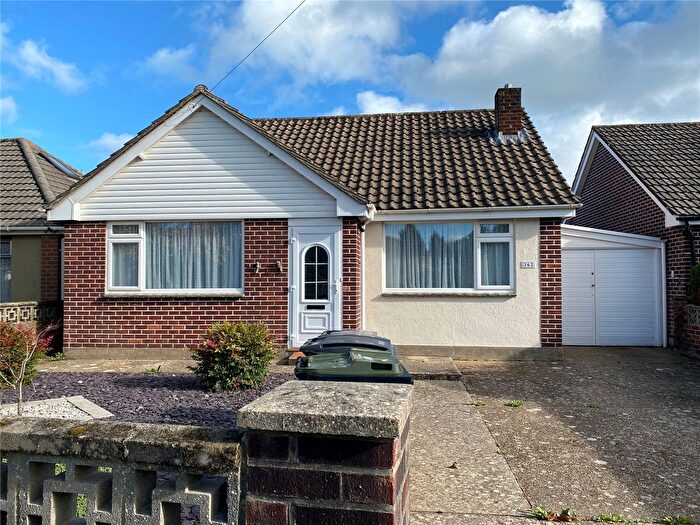 3 Bedroom Bungalow For Sale In Kinson Road, Kinson, Bournemouth, Dorset, BH10