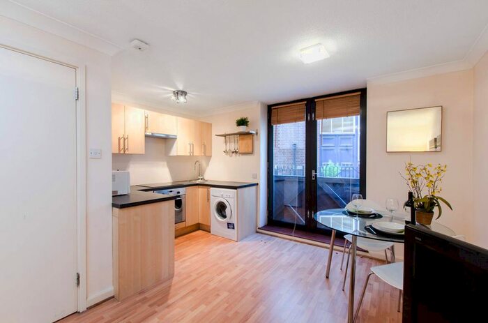 1 Bedroom Flat To Rent In Bartholomew Close, Farringdon, London, EC1A