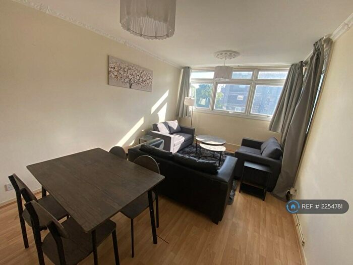 3 Bedroom Maisonette To Rent In Beadnell Court, London, E1