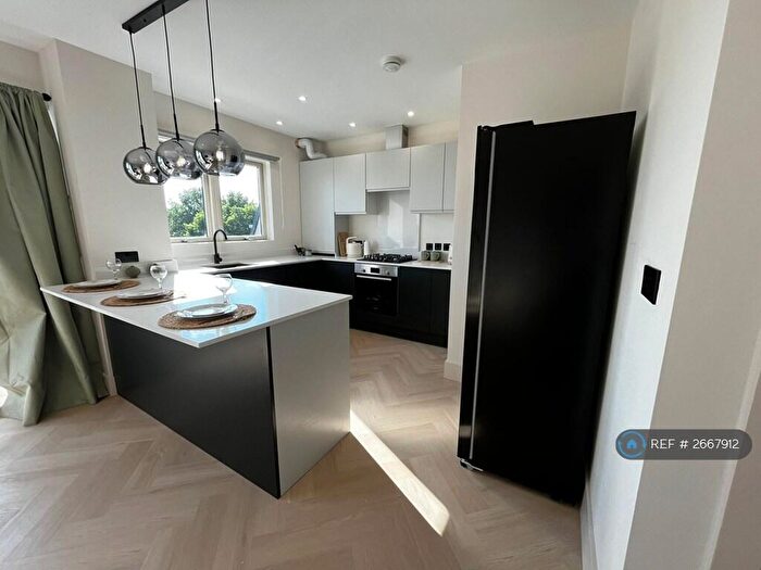 3 Bedroom Flat To Rent In Kilburn High Road, London, NW6