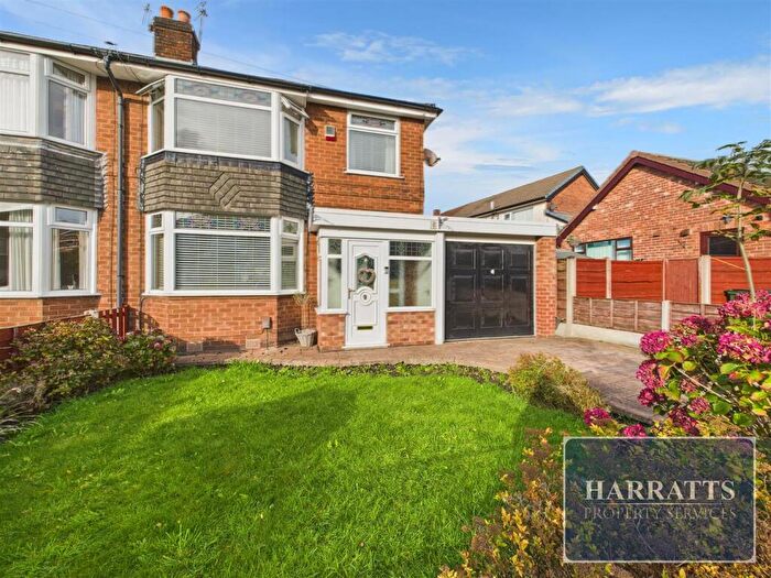 3 Bedroom Semi-Detached House For Sale In Forbes Close, Stockport, SK1