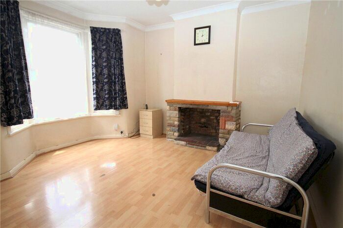 3 Bedroom Terraced House To Rent In Maybury Street, London, SW17