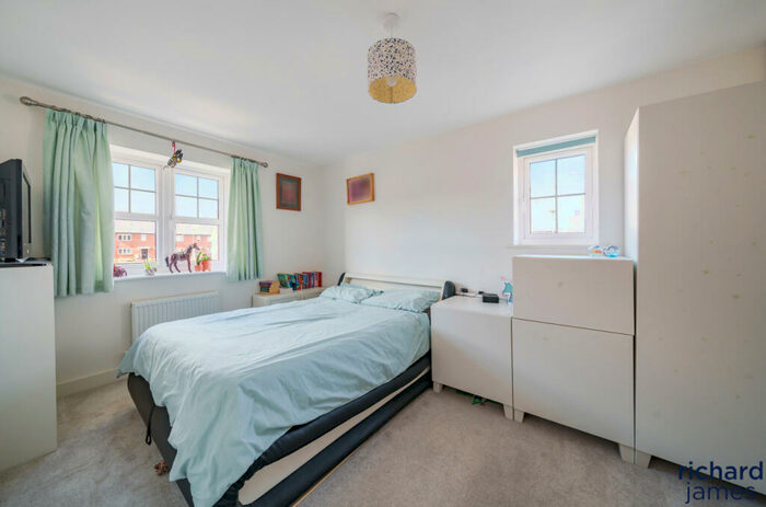 4 Bedroom Detached House For Sale In Lower Close, Wroughton, Swindon, SN4