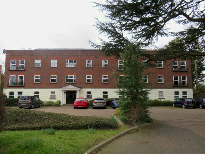 2 Bedroom Flat To Rent In Pine Ridge, London Road, St.Albans, AL1