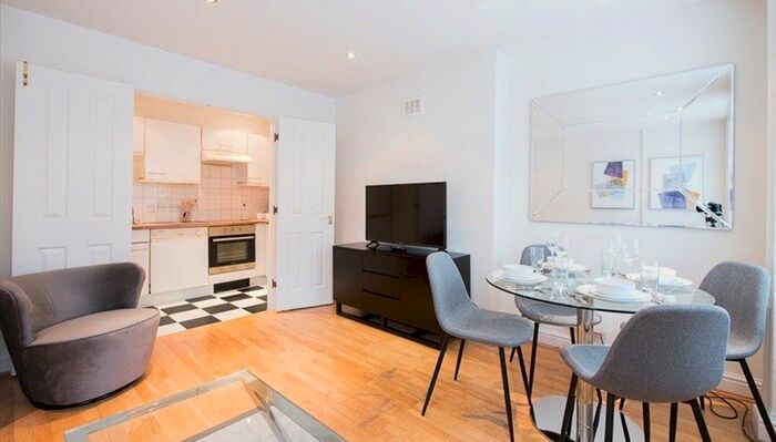 2 Bedroom Flat To Rent In Nottingham Place, London, W1U