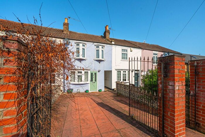 2 Bedroom Terraced House For Sale In Sheep Walk, Shepperton, TW17