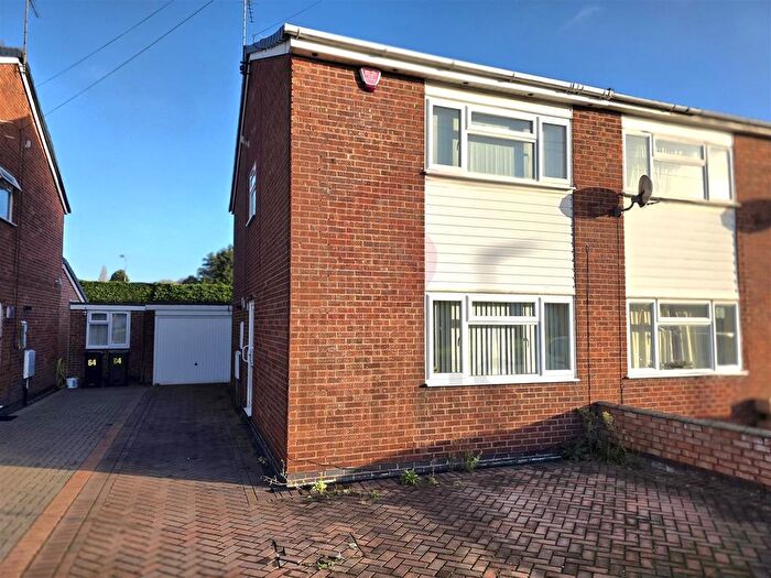 3 Bedroom Semi-Detached House To Rent In Southdown Drive, Thurmaston, Leicester, LE4