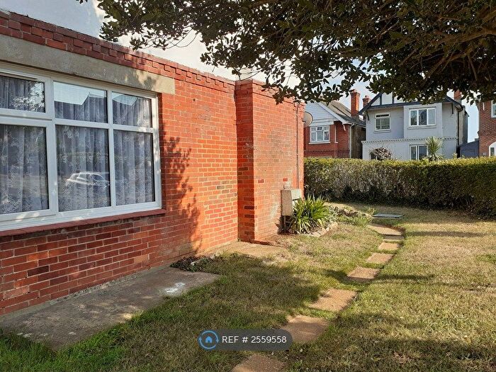 2 Bedroom Flat To Rent In Newport Road, Lake, PO36