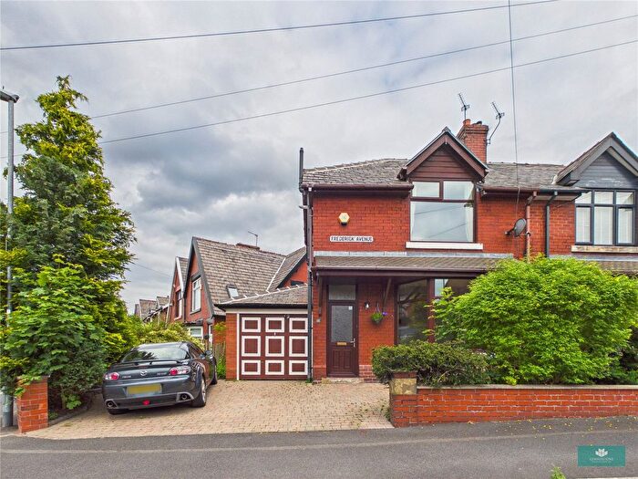 3 Bedroom Semi Detached House For Sale In Frederick Avenue, Shaw, Oldham, Greater Manchester, OL2