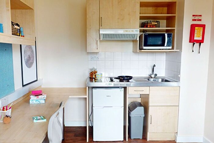 Studio To Rent In Creek Road, London, SE8