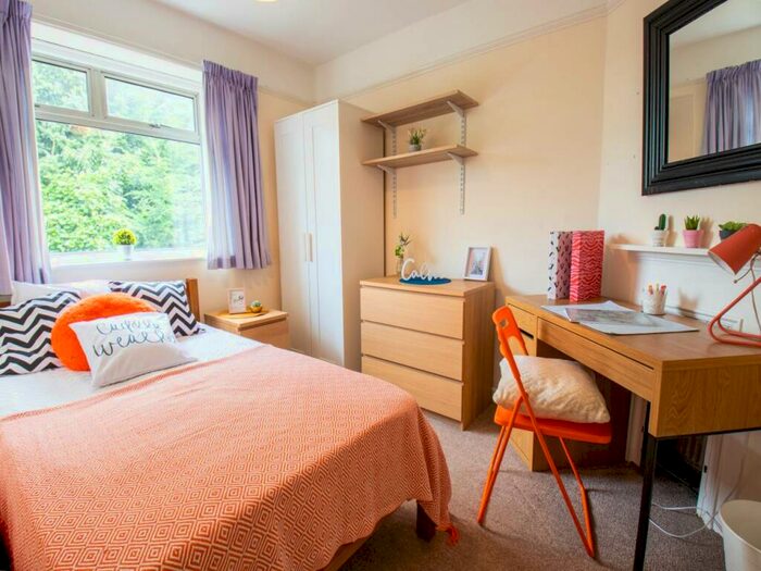 4 Bedroom House To Rent In Mandeville Road, Canterbury, Kent, CT2