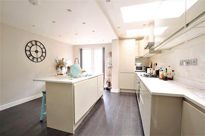 5 Bedroom Semi-Detached House To Rent In Ravenshaw Street, London, NW6