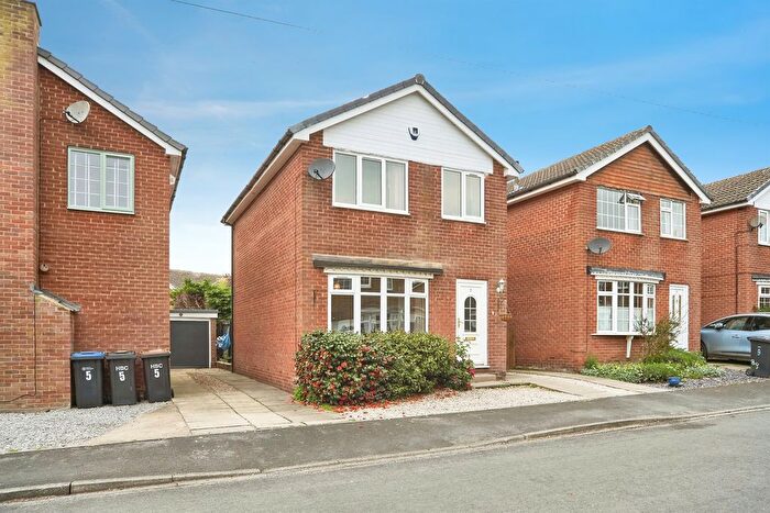 3 Bedroom Detached House For Sale In Throstle Nest Close, Otley, LS21