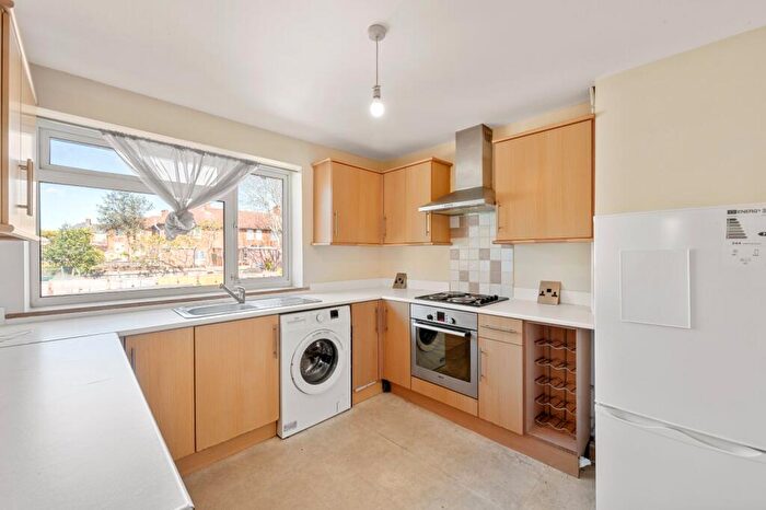 2 Bedroom Apartment To Rent In Welbeck Road, Carshalton, SM5