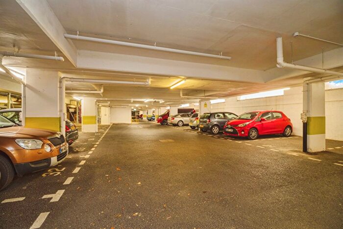 1 Bedroom Flat For Sale In Maumbury Gardens, Dorchester, DT1
