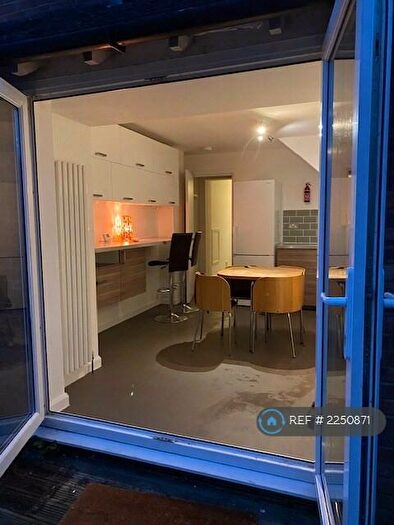 4 Bedroom Terraced House To Rent In Berkeley Crescent, Southampton, SO15