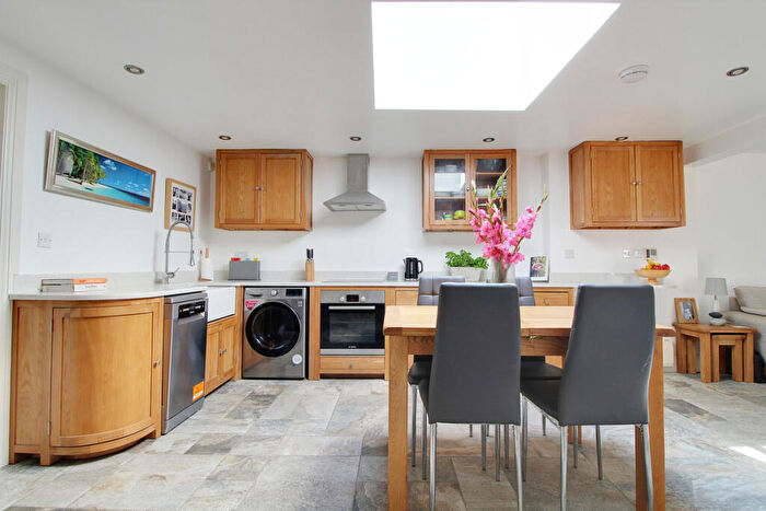 2 Bedroom Bungalow For Sale In Fernwood Farm, Rouncil Lane, Kenilworth, CV8
