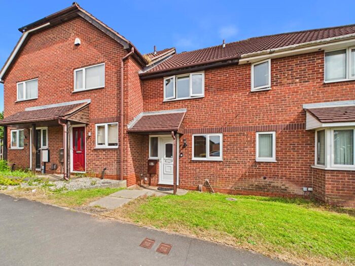 2 Bedroom Terraced House For Sale In Wayfaring Road, Oakwood, DE21