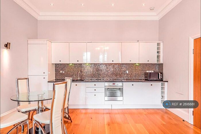 2 Bedroom Flat To Rent In Belsize Park Gardens, London, NW3