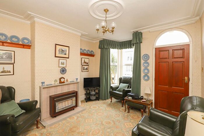 3 Bedroom Terraced House For Sale In South View Road, Sheffield, S7