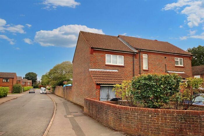 2 Bedroom Property To Rent In Tamarind Close, Guildford, Surrey, GU2