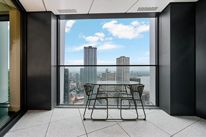 2 Bedroom Flat To Rent In Amory Tower, Marsh Wall, E14
