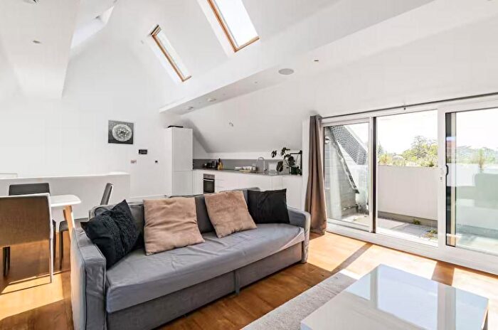 1 Bedroom Flat To Rent In Ealing Green, Ealing, W5