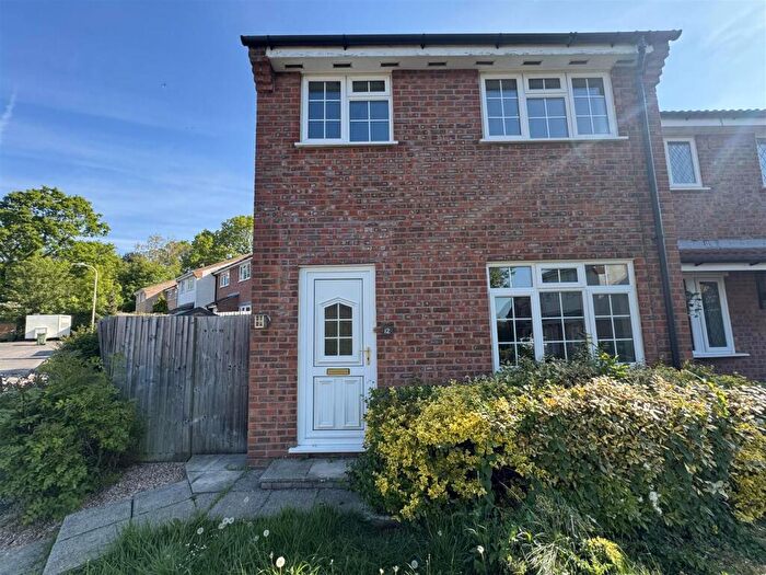 3 Bedroom House To Rent In Chelsea Close, Glen Parva, Leicester, LE2