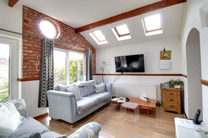 3 Bedroom Semi-Detached House To Rent In Yoxall, Burton-On-Trent, Staffordshire, DE13