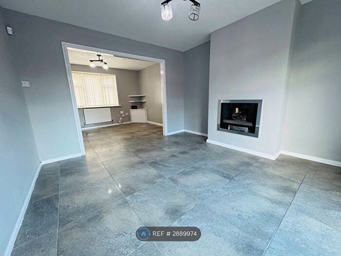 3 Bedroom Semi Detached House To Rent In Outer Forum, Liverpool, L11